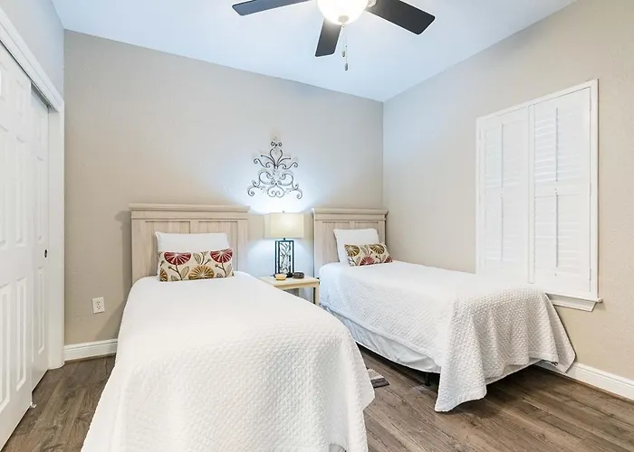 Crystal Shores West 704 By Youngs Suncoast