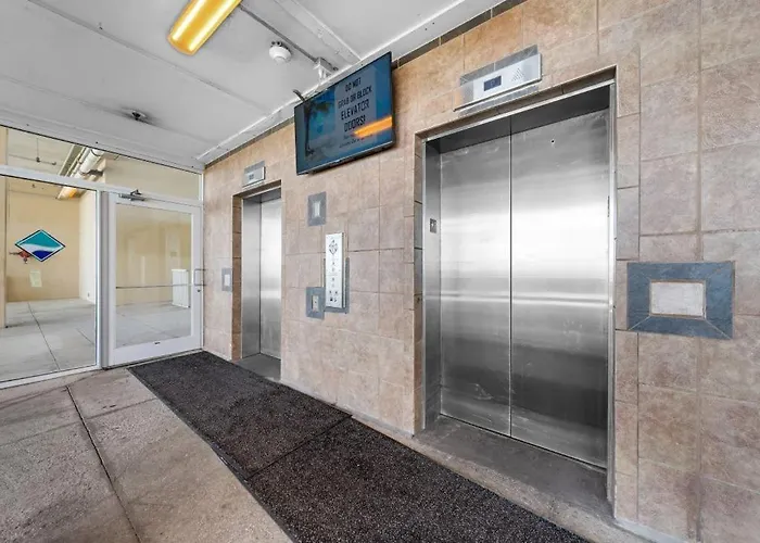 Apartment Crystal Shores West 704 By Youngs Suncoast